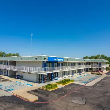 Motel 6-Bellmead, TX - Waco