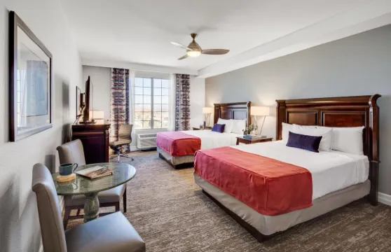 艾爾斯套房酒店 – 湖林