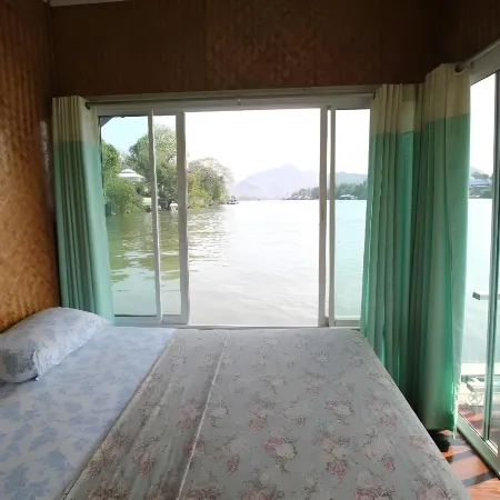 Nita Raft House