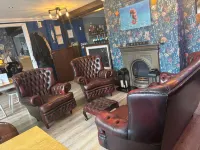 퀸 필리파 쉬어니스 호텔