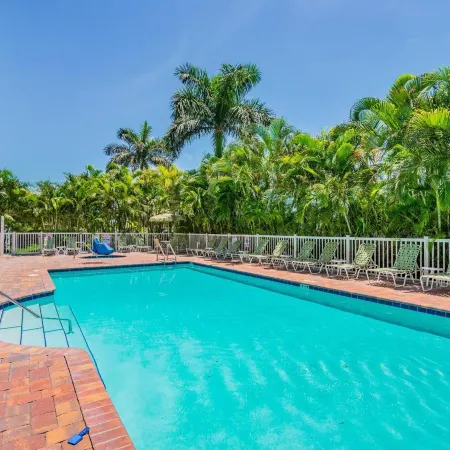 Crystal Palms Beach Resort