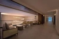 Arcor Hotels Mysuru - piscina