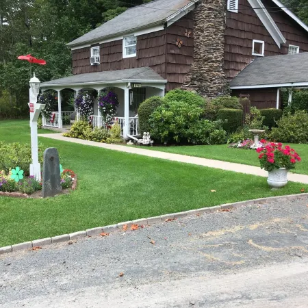 Cave Mountain Motel