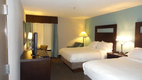 Holiday Inn Express Kansas City - Bonner Springs by IHG Hotels in De Soto