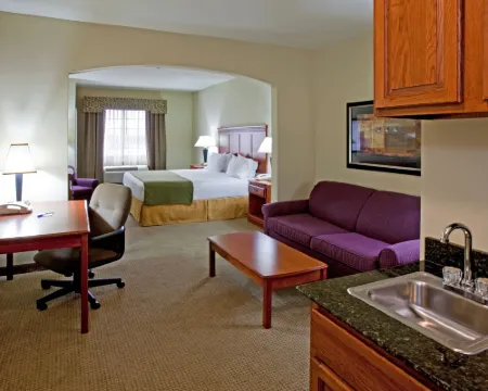 Holiday Inn Express & Suites ADA by IHG Hotels in Ada