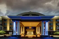 Holiday Inn Express & Suites Middleboro Raynham Hotels in Middleborough