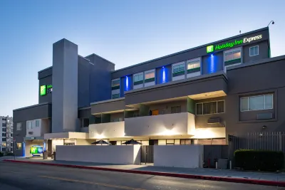 Holiday Inn Express & Suites Los Angeles Downtown West Hotel in zona Associated Technical College
