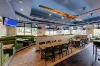Holiday Inn Victoria – Elk Lake Hotels in Sidney