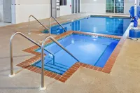 Holiday Inn Express & Suites PORT WASHINGTON by IHG - Hot Tub