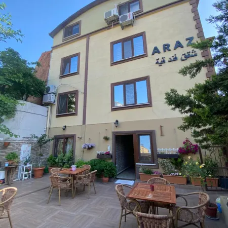 Araz Apart