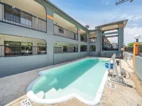 Super 8 by Wyndham San Antonio/Riverwalk Area Hotels near Pickwell Park