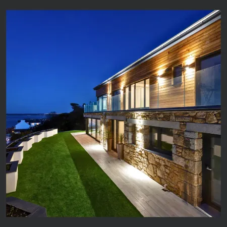Uno - St Ives