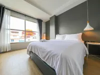 Get GuestHouse 2 ( Sangsri Soi 4) Hotels near Corazon Pub & Restaurant