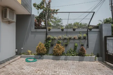 RedDoorz Syariah Near Pahoman Stadium Lampung