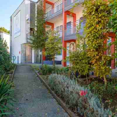 Contact Hôtel Tambourin Hotel Exterior