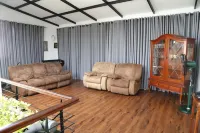 Jays Guest Diyatha Waterfront Hotel a Rajagiriya