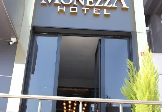 모네자 아브즐라르 객실