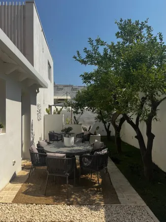 Le Carasse Boutique Hotel Отели рядом с достопримечательностью «Greetings from Mola di Bari»