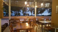 羅勇黃色小屋住宿加早餐旅館 - 海滩