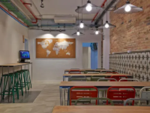 Hola Hostal Collblanc Hotels in L'Hospitalet de Llobregat