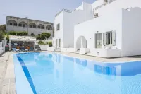 Nissos Thira - piscina