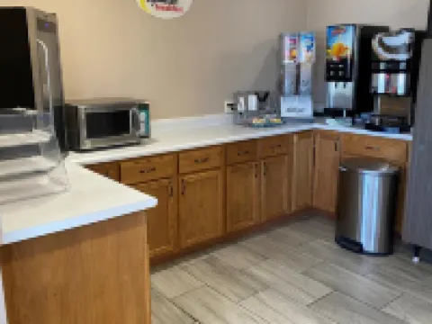 Super 8 by Wyndham Austin MN Hotels in Austin