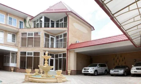 Евразия Отели рядом с достопримечательностью «Памятник Остапу Бендеру»