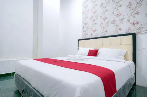 RedDoorz Syariah Near Exit Toll Puncak