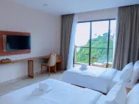 Flamingo Bajo Waecicu Hotels in Komodo