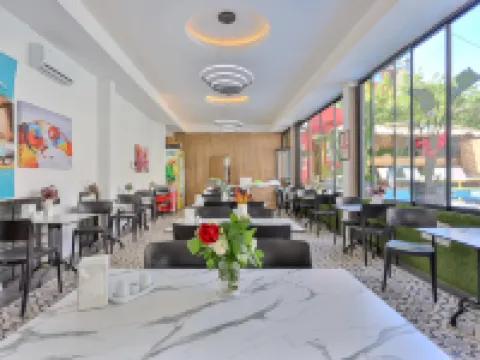 วูล์ฟ ออฟ เดอะ ซิตี้ โฮเทล แอนด์ สปา โรงแรมในอันตัลยา