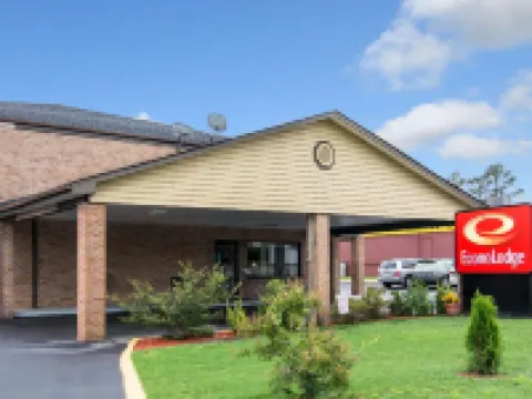Econo Lodge Weldon - Roanoke Rapids Hotels in Weldon