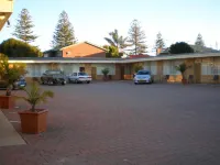 Glenelg Motel - Parkplatz