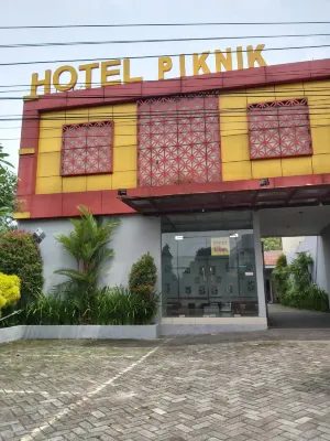 Hotel Piknik Klaten - Pensionat