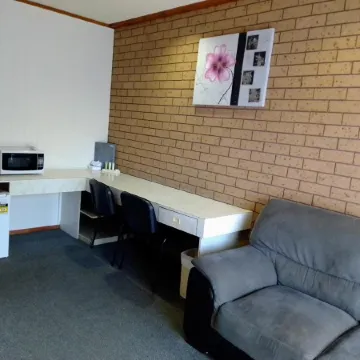 Country Home Motor Inn