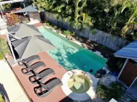 The Byron Beachcomber - Beach