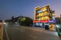 The Metro Stay by F9 Hotels