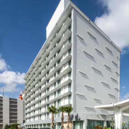 DoubleTree by Hilton Miami North I-95
