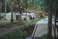 Pakis Camping Cikole - مخيمات