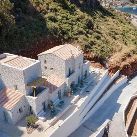 Yerma Suites Limeni
