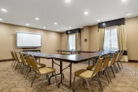 Comfort Inn Greenville I-65 - parking