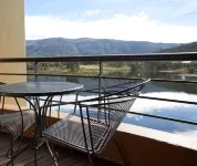Oaks Lake Crackenback Resort - Mountain view