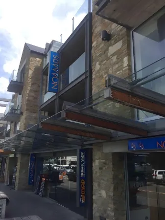Nomads Queenstown Hostel