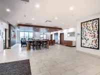 โรงแรม Holiday Inn Express & Suites Calgary Airport Trail NE บาย IHG โรงแรมในคาลการี