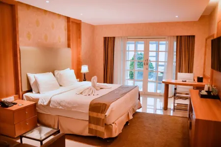 Portola Grand Renggali Hotel Takengon Отели в г. Такенгон