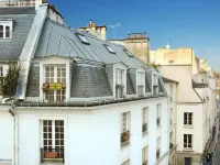 Hôtel de Notre-Dame Hotels near Maubert-Mutualité Metro Station