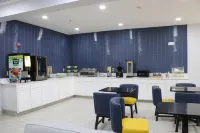 Quality Inn & Suites - breakfast