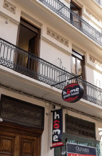 Home Youth Hostel by Feetup Hostels Отели в г. Валенсия