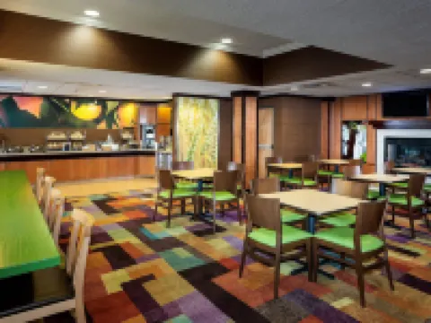 แฟร์ฟิลด์ อินน์แอนด์สวีทส์ บายแมริออท แองคอริจ โรงแรมในแองเคอเรจ