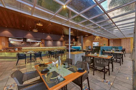 Quality Inn Regency, Nashik Отели рядом с достопримечательностью «RD CIRCLE»