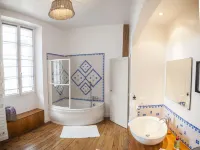 Maison des 7 Lieux Hotels in Chablis